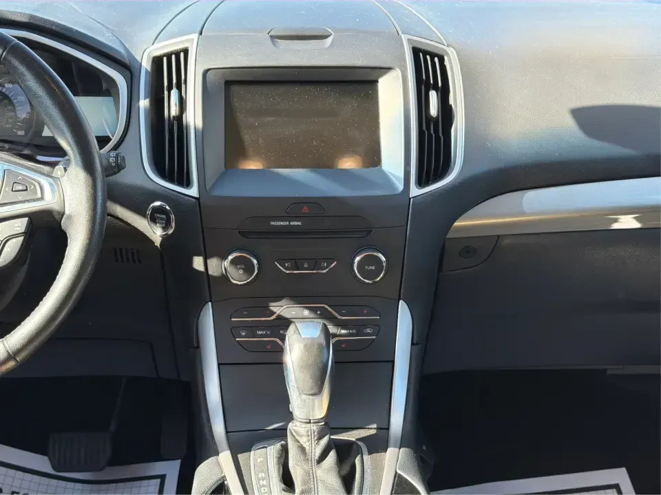 2018 Ford Edge SEL (2FMPK4J89JB) with an 3.5L V6 DOHC 24V engine, 6A transmission, located at 1184 Kauffman Ave, Fairborn, OH, 45324, (937) 908-9800, 39.807072, -84.030914 - Pack up the family, cue up your favorite playlist, and head out for a weekend at Wright-Patterson AFB Museum or a quick escape to John Bryan State Park-this 2018 Ford Edge SEL is the kind of midsize SUV that fits real life in Fairborn. With confident traction for Ohio's changing seasons and a comfor - Photo#12