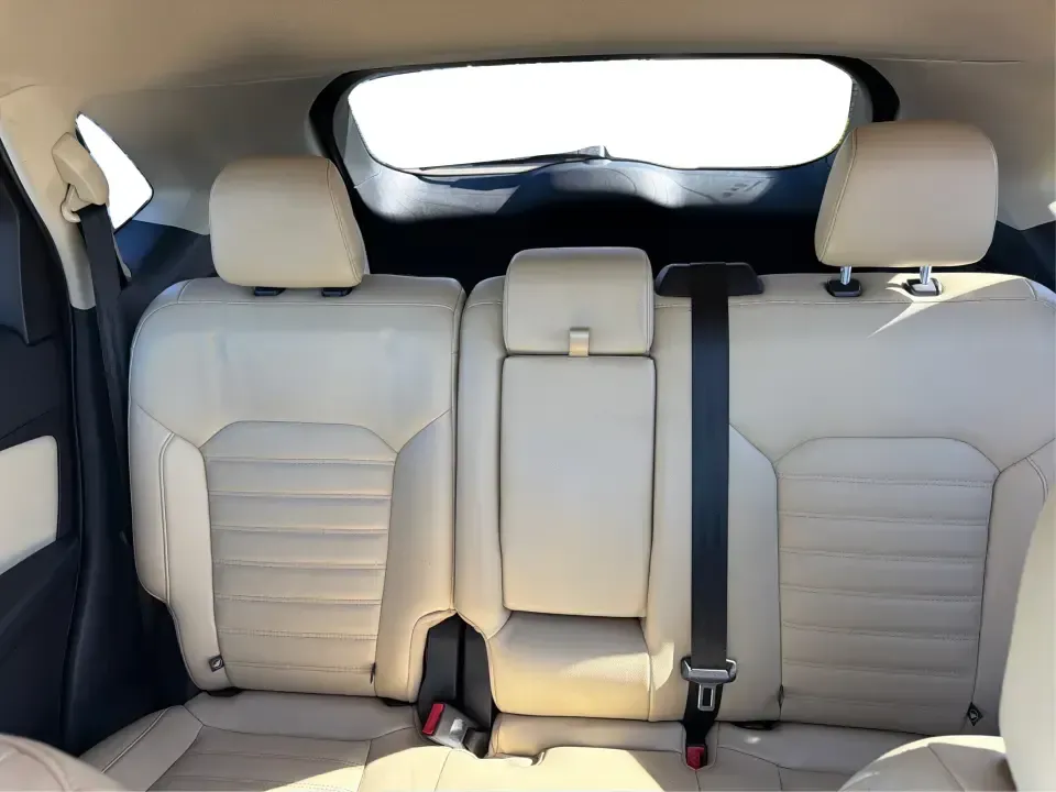 2018 Ford Edge SEL (2FMPK4J89JB) with an 3.5L V6 DOHC 24V engine, 6A transmission, located at 1184 Kauffman Ave, Fairborn, OH, 45324, (937) 908-9800, 39.807072, -84.030914 - Pack up the family, cue up your favorite playlist, and head out for a weekend at Wright-Patterson AFB Museum or a quick escape to John Bryan State Park-this 2018 Ford Edge SEL is the kind of midsize SUV that fits real life in Fairborn. With confident traction for Ohio's changing seasons and a comfor - Photo#13