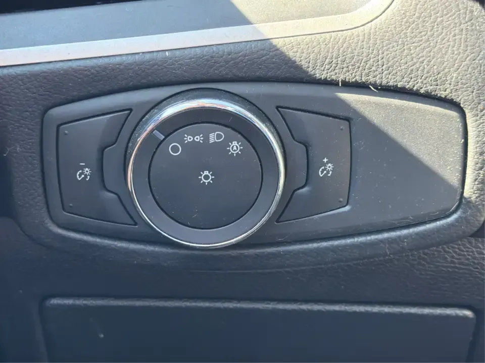 2018 Ford Edge SEL (2FMPK4J89JB) with an 3.5L V6 DOHC 24V engine, 6A transmission, located at 1184 Kauffman Ave, Fairborn, OH, 45324, (937) 908-9800, 39.807072, -84.030914 - Pack up the family, cue up your favorite playlist, and head out for a weekend at Wright-Patterson AFB Museum or a quick escape to John Bryan State Park-this 2018 Ford Edge SEL is the kind of midsize SUV that fits real life in Fairborn. With confident traction for Ohio's changing seasons and a comfor - Photo#16