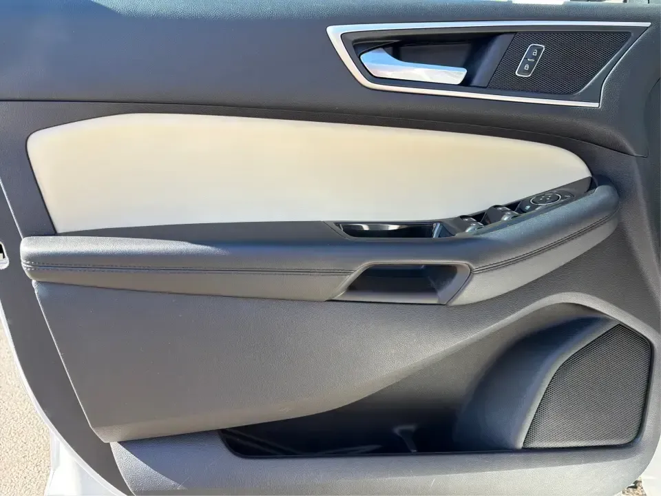2018 Ford Edge SEL (2FMPK4J89JB) with an 3.5L V6 DOHC 24V engine, 6A transmission, located at 1184 Kauffman Ave, Fairborn, OH, 45324, (937) 908-9800, 39.807072, -84.030914 - Pack up the family, cue up your favorite playlist, and head out for a weekend at Wright-Patterson AFB Museum or a quick escape to John Bryan State Park-this 2018 Ford Edge SEL is the kind of midsize SUV that fits real life in Fairborn. With confident traction for Ohio's changing seasons and a comfor - Photo#18