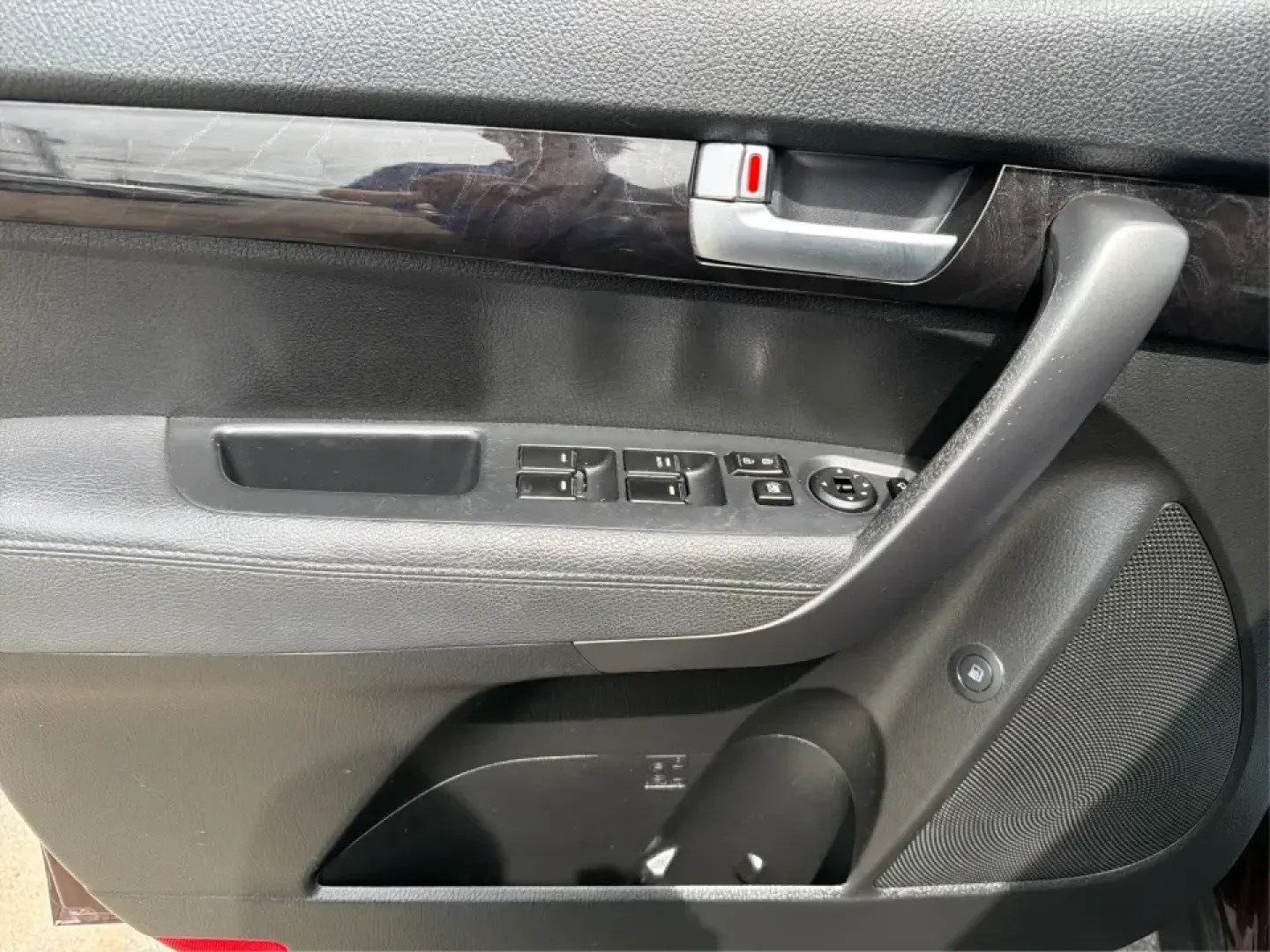 2015 Kia Sorento LX (5XYKTCA66FG) with an 2.4L I-4 gasoline direct injection engine, 6-Speed Automatic transmission, located at 401 Woodman Dr, Riverside, OH, 45431, (937) 908-9800, 39.760899, -84.123421 - Pack up the kids, load the cooler, and point the GPS toward your next weekend escape-this 2015 Kia Sorento LX in Dark Cherry is the kind of practical SUV that fits real-life routines in Riverside, Ohio. Whether you're juggling school drop-offs, commuting down I-675, or heading out for a day at Caril - Photo#17