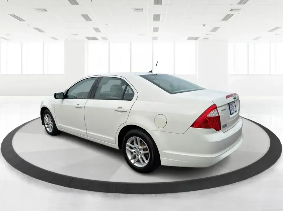 2012 Ford Fusion S (3FAHP0GA0CR) with an 2.5L I-4 DOHC engine, located at 1099 N County Rd 25A , Troy, OH, 45373, (937) 908-9800, 40.057079, -84.212883 - Need a reliable commuter that still feels comfortable for weekend errands, school drop-offs, and those quick road trips up I75? This 2012 Ford Fusion S is a smart, budget-friendly sedan for life in and around Troy-easy to park downtown, smooth on longer drives toward Dayton, and practical for everyd - Photo#4