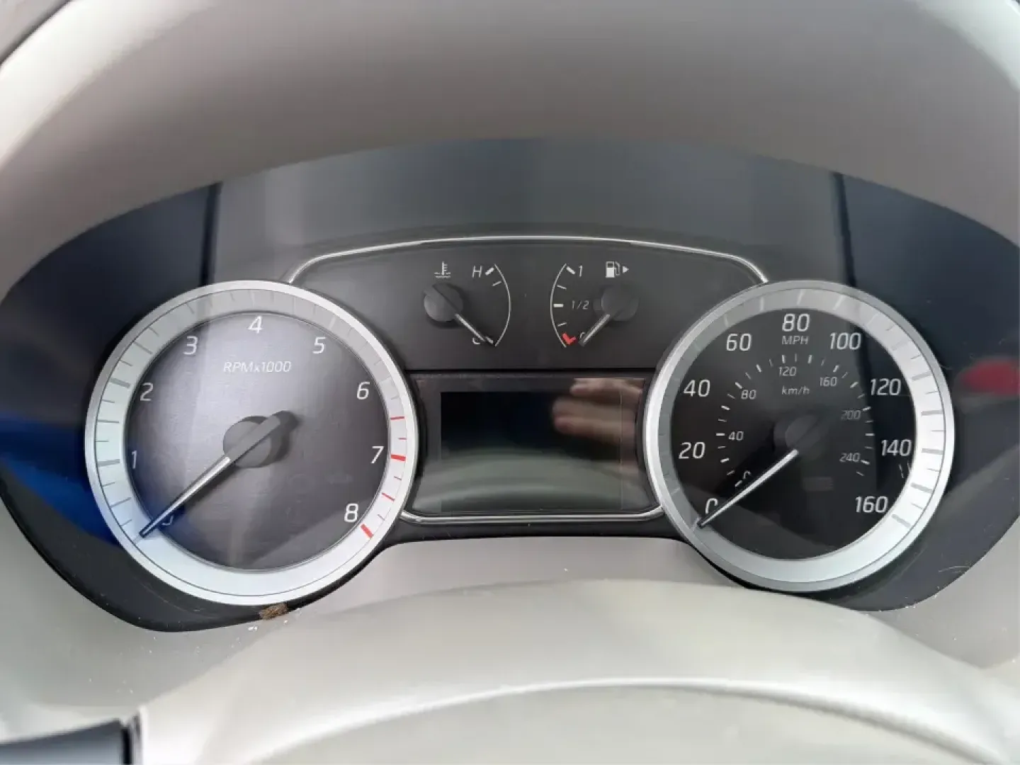 2014 Nissan Sentra SL (3N1AB7AP6EY) with an 1.8L I-4 DOHC engine, 6-Speed Manual transmission, located at 1099 N County Rd 25A , Troy, OH, 45373, (937) 908-9800, 40.057079, -84.212883 - Need a dependable commuter that's easy to park downtown, sips regular unleaded, and still feels comfortable for weekend getaways? This 2014 Nissan Sentra SL in Aspen White is a smart pick for Troy-area drivers who want a practical sedan with upscale touches and a driver-engaged feel thanks to its 6- - Photo#15