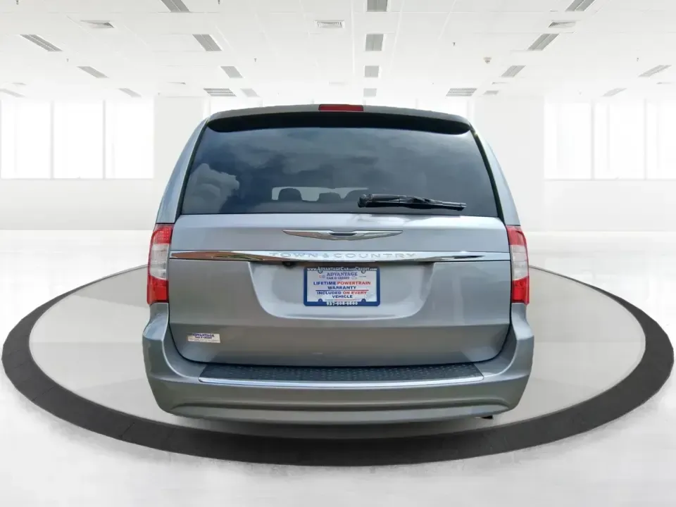 2016 Chrysler Town and Country Touring (2C4RC1BG4GR) with an Pentastar 3.6L V-6 DOHC engine, 6A transmission, located at 1184 Kauffman Ave, Fairborn, OH, 45324, (937) 908-9800, 39.807072, -84.030914 - Load up the kids, the cooler, and the playlist-this 2016 Chrysler Town and Country Touring is built for real life in Fairborn, from school drop-offs and Wright-Patterson AFB commutes to weekend trips up I-675 and family days at Wright State University events. With its comfortable cabin, flexible s - Photo#3