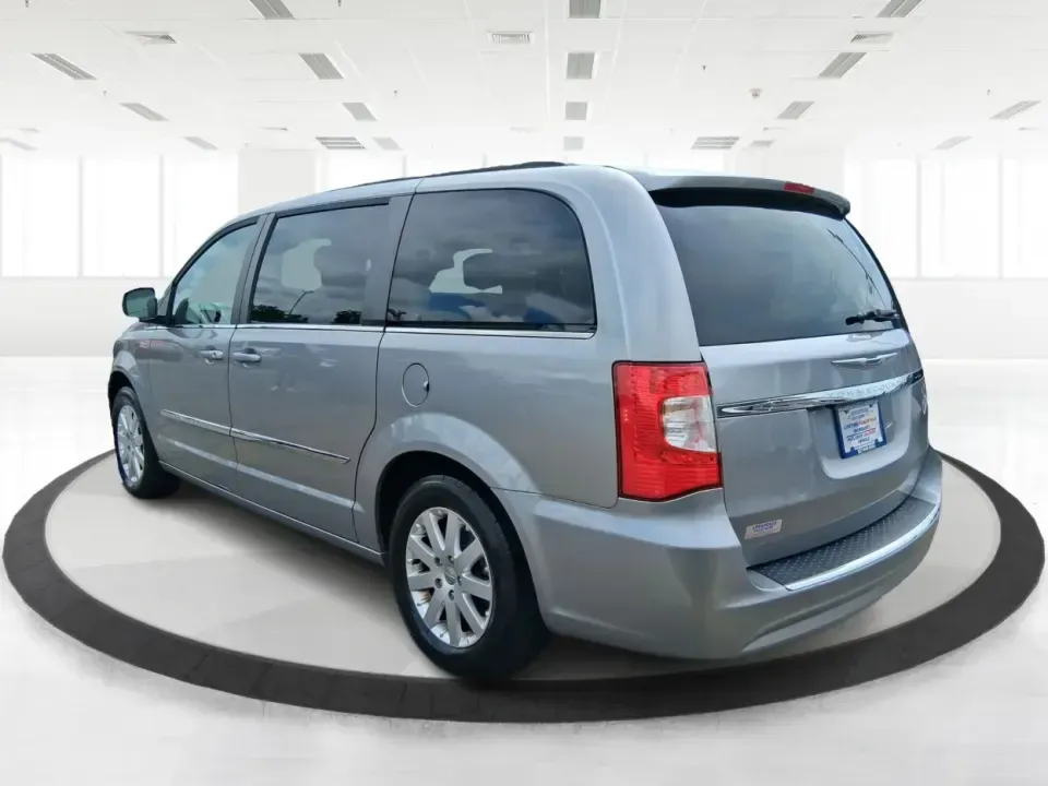 2016 Chrysler Town and Country Touring (2C4RC1BG4GR) with an Pentastar 3.6L V-6 DOHC engine, 6A transmission, located at 1184 Kauffman Ave, Fairborn, OH, 45324, (937) 908-9800, 39.807072, -84.030914 - Load up the kids, the cooler, and the playlist-this 2016 Chrysler Town and Country Touring is built for real life in Fairborn, from school drop-offs and Wright-Patterson AFB commutes to weekend trips up I-675 and family days at Wright State University events. With its comfortable cabin, flexible s - Photo#4