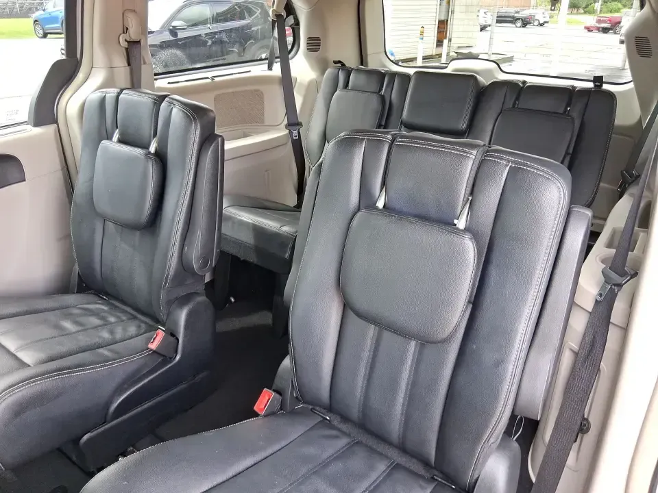 2016 Chrysler Town and Country Touring (2C4RC1BG4GR) with an Pentastar 3.6L V-6 DOHC engine, 6A transmission, located at 1184 Kauffman Ave, Fairborn, OH, 45324, (937) 908-9800, 39.807072, -84.030914 - Load up the kids, the cooler, and the playlist-this 2016 Chrysler Town and Country Touring is built for real life in Fairborn, from school drop-offs and Wright-Patterson AFB commutes to weekend trips up I-675 and family days at Wright State University events. With its comfortable cabin, flexible s - Photo#10