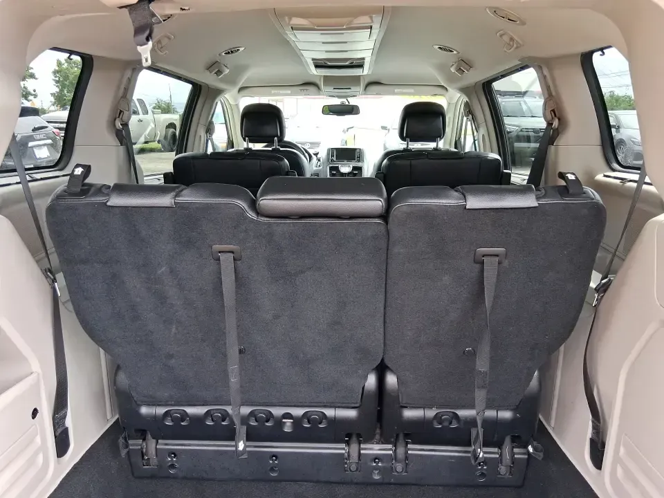 2016 Chrysler Town and Country Touring (2C4RC1BG4GR) with an Pentastar 3.6L V-6 DOHC engine, 6A transmission, located at 1184 Kauffman Ave, Fairborn, OH, 45324, (937) 908-9800, 39.807072, -84.030914 - Load up the kids, the cooler, and the playlist-this 2016 Chrysler Town and Country Touring is built for real life in Fairborn, from school drop-offs and Wright-Patterson AFB commutes to weekend trips up I-675 and family days at Wright State University events. With its comfortable cabin, flexible s - Photo#12
