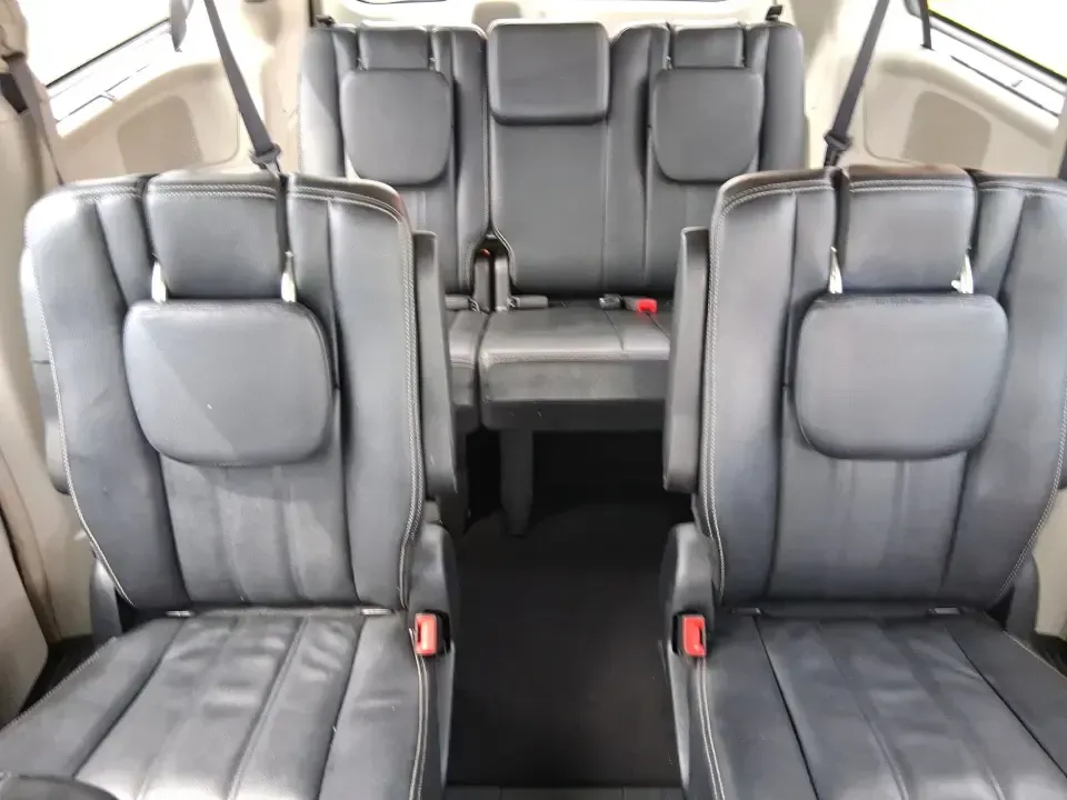 2016 Chrysler Town and Country Touring (2C4RC1BG4GR) with an Pentastar 3.6L V-6 DOHC engine, 6A transmission, located at 1184 Kauffman Ave, Fairborn, OH, 45324, (937) 908-9800, 39.807072, -84.030914 - Load up the kids, the cooler, and the playlist-this 2016 Chrysler Town and Country Touring is built for real life in Fairborn, from school drop-offs and Wright-Patterson AFB commutes to weekend trips up I-675 and family days at Wright State University events. With its comfortable cabin, flexible s - Photo#14