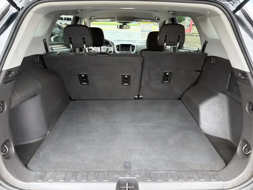 2019 GMC Terrain SLE (3GKALMEV8KL) with an 1.4L L4 DOHC 16V TURBO engine, 6A transmission, located at 880 E. National Road, Vandalia, OH, 45377, (937) 908-9800, 39.891918, -84.183594 - Picture your next week: an easy I75 commute, school drop-offs in Butler Township, a quick run down E. National Road for groceries, then a weekend escape to the National Museum of the U.S. Air Force or a day trip through Dayton. This 2019 GMC Terrain SLE is built for that real-life rhythm-comfortable - Photo#12