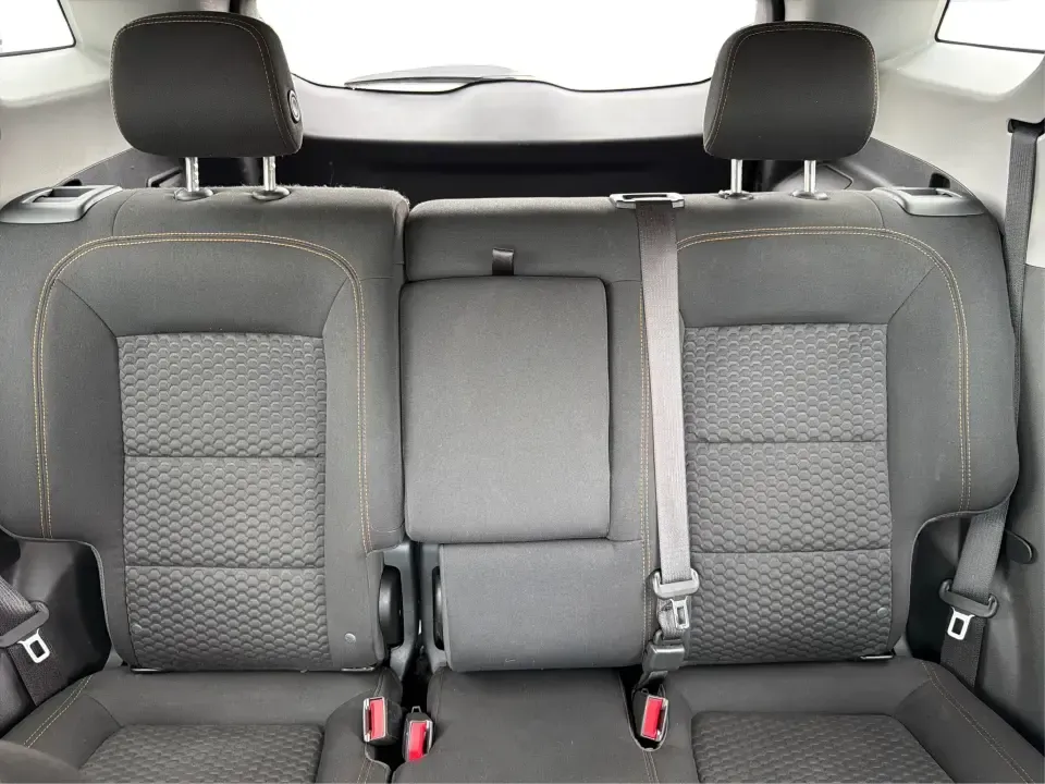 2019 GMC Terrain SLE (3GKALMEV8KL) with an 1.4L L4 DOHC 16V TURBO engine, 6A transmission, located at 880 E. National Road, Vandalia, OH, 45377, (937) 908-9800, 39.891918, -84.183594 - Picture your next week: an easy I75 commute, school drop-offs in Butler Township, a quick run down E. National Road for groceries, then a weekend escape to the National Museum of the U.S. Air Force or a day trip through Dayton. This 2019 GMC Terrain SLE is built for that real-life rhythm-comfortable - Photo#14
