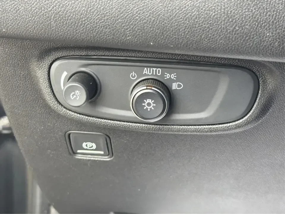 2019 GMC Terrain SLE (3GKALMEV8KL) with an 1.4L L4 DOHC 16V TURBO engine, 6A transmission, located at 880 E. National Road, Vandalia, OH, 45377, (937) 908-9800, 39.891918, -84.183594 - Picture your next week: an easy I75 commute, school drop-offs in Butler Township, a quick run down E. National Road for groceries, then a weekend escape to the National Museum of the U.S. Air Force or a day trip through Dayton. This 2019 GMC Terrain SLE is built for that real-life rhythm-comfortable - Photo#17