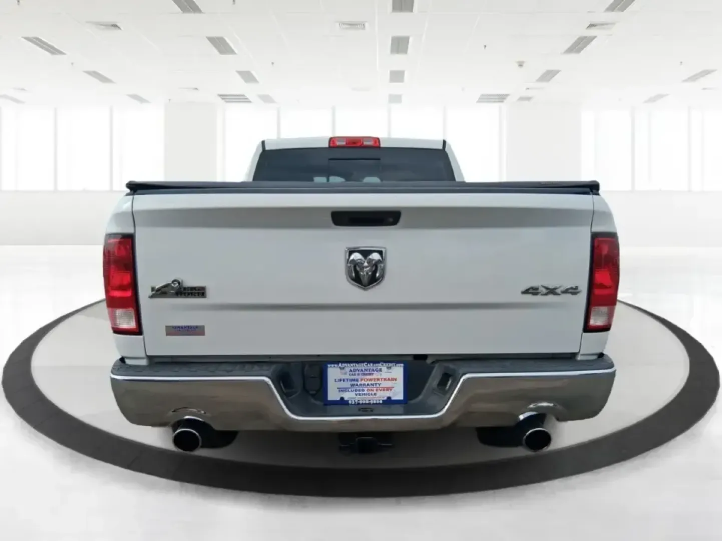 2016 Ram 1500 Big Horn (1C6RR7GTXGS) with an 5.7L V8 OHV 16V engine, 6A transmission, located at 4508 South Dixie Dr, Moraine, OH, 45439, (937) 908-9800, 39.689976, -84.218452 - Need a truck that can handle weekday work, weekend towing, and family errands without feeling like a stripped-down fleet vehicle? This 2016 Ram 1500 Big Horn Quad Cab in Bright White Clearcoat is built for real life in Moraine-whether you're hauling gear down South Dixie Drive, heading toward I-75 f - Photo#3