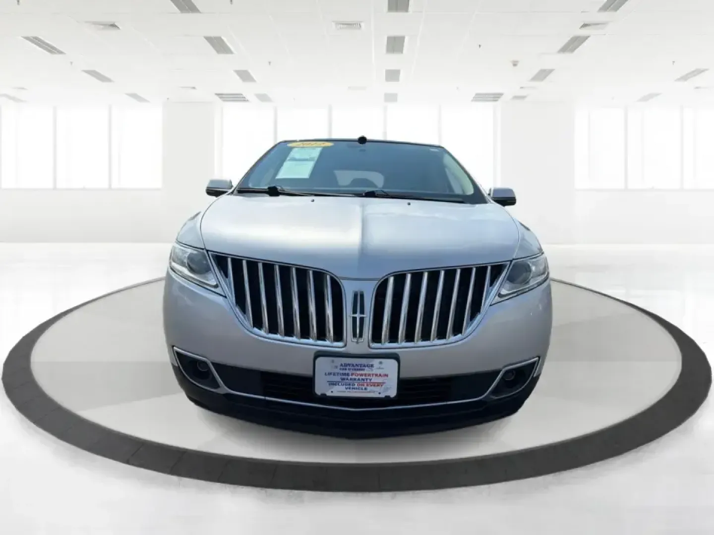 2012 Lincoln MKX Base (2LMDJ8JK1CB) with an 3.7L V6 DOHC 24V engine, 6-Speed Automatic transmission, located at 401 Woodman Dr, Riverside, OH, 45431, (937) 908-9800, 39.760899, -84.123421 - Need a comfortable, confident SUV for daily commuting to Wright-Patterson AFB, school drop-offs in Beavercreek, and weekend runs to The Greene or Carillon Historical Park? This 2012 Lincoln MKX Base in classic Silver delivers the kind of quiet ride, upscale comfort, and V6 power that makes errands f - Photo#7