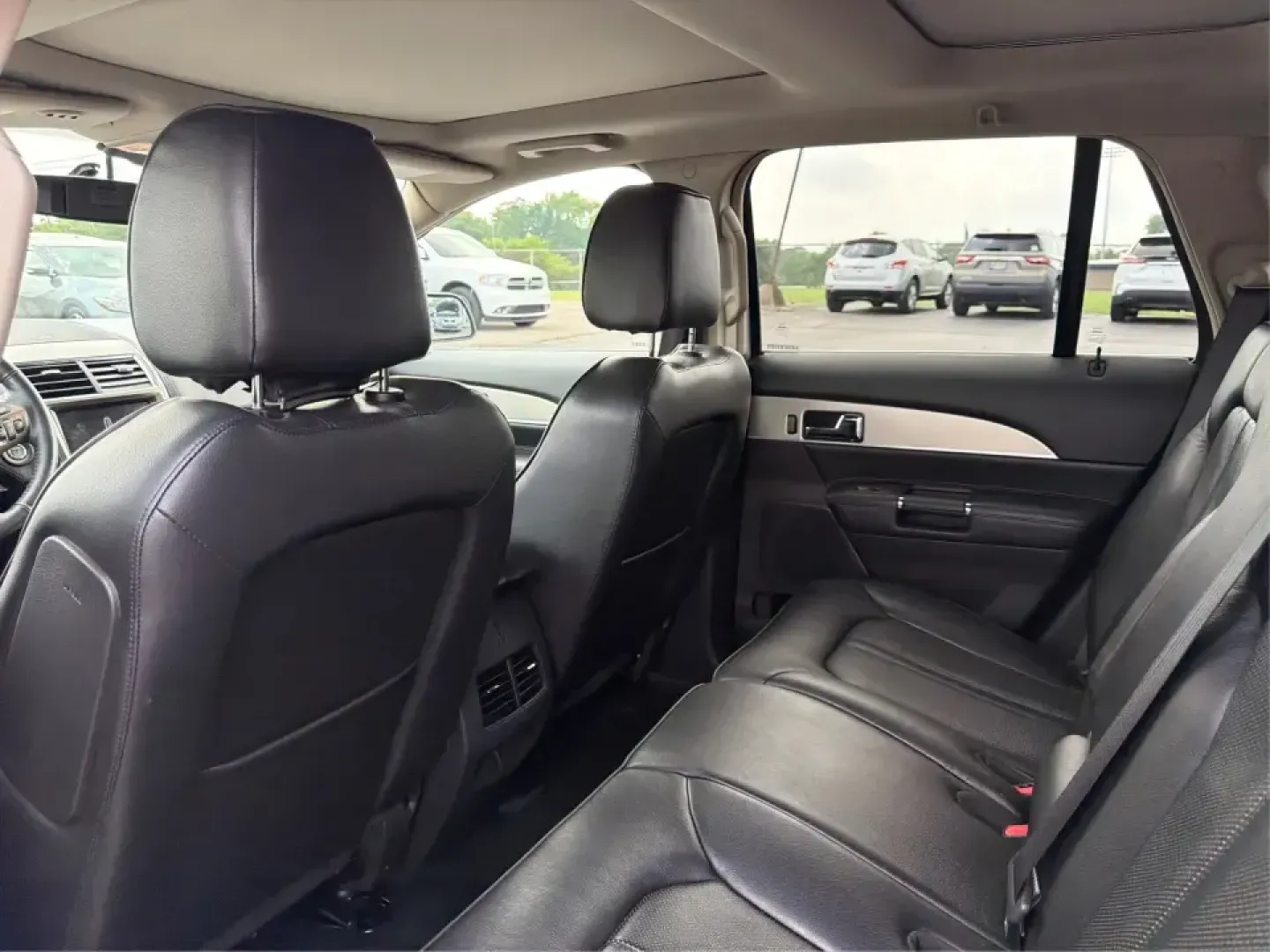 2012 Lincoln MKX Base (2LMDJ8JK1CB) with an 3.7L V6 DOHC 24V engine, 6-Speed Automatic transmission, located at 401 Woodman Dr, Riverside, OH, 45431, (937) 908-9800, 39.760899, -84.123421 - Need a comfortable, confident SUV for daily commuting to Wright-Patterson AFB, school drop-offs in Beavercreek, and weekend runs to The Greene or Carillon Historical Park? This 2012 Lincoln MKX Base in classic Silver delivers the kind of quiet ride, upscale comfort, and V6 power that makes errands f - Photo#10