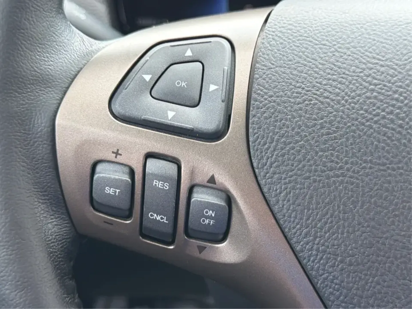 2012 Lincoln MKX Base (2LMDJ8JK1CB) with an 3.7L V6 DOHC 24V engine, 6-Speed Automatic transmission, located at 401 Woodman Dr, Riverside, OH, 45431, (937) 908-9800, 39.760899, -84.123421 - Need a comfortable, confident SUV for daily commuting to Wright-Patterson AFB, school drop-offs in Beavercreek, and weekend runs to The Greene or Carillon Historical Park? This 2012 Lincoln MKX Base in classic Silver delivers the kind of quiet ride, upscale comfort, and V6 power that makes errands f - Photo#15