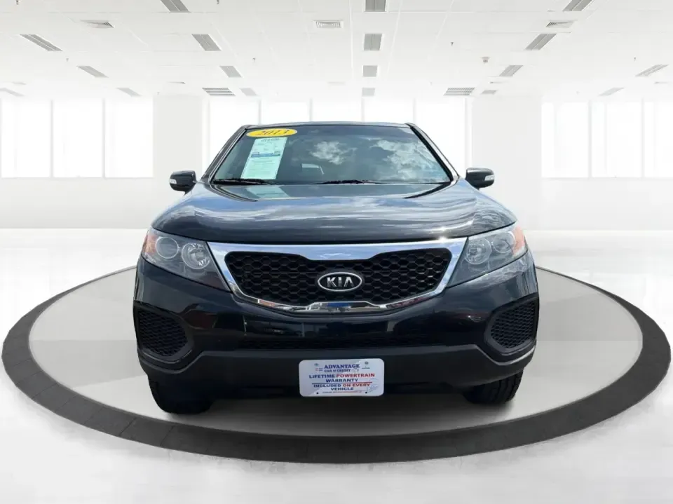 2013 Kia Sorento LX (5XYKTCA63DG) with an 2.4L I-4 gasoline direct injection engine, 6-Speed Automatic transmission, located at 1230 East Main St, Xenia, OH, 45385, (937) 908-9800, 39.688026, -83.910172 - 2013 Kia Sorento LX - Photo#7