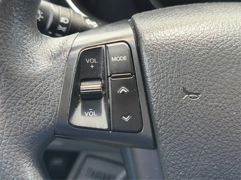 2013 Kia Sorento LX (5XYKTCA63DG) with an 2.4L I-4 gasoline direct injection engine, 6-Speed Automatic transmission, located at 1230 East Main St, Xenia, OH, 45385, (937) 908-9800, 39.688026, -83.910172 - 2013 Kia Sorento LX - Photo#16