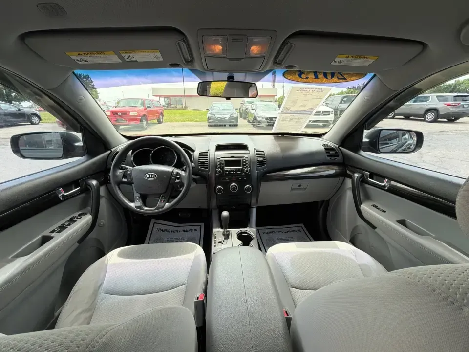 2013 Kia Sorento LX (5XYKTCA63DG) with an 2.4L I-4 gasoline direct injection engine, 6-Speed Automatic transmission, located at 1230 East Main St, Xenia, OH, 45385, (937) 908-9800, 39.688026, -83.910172 - 2013 Kia Sorento LX - Photo#21