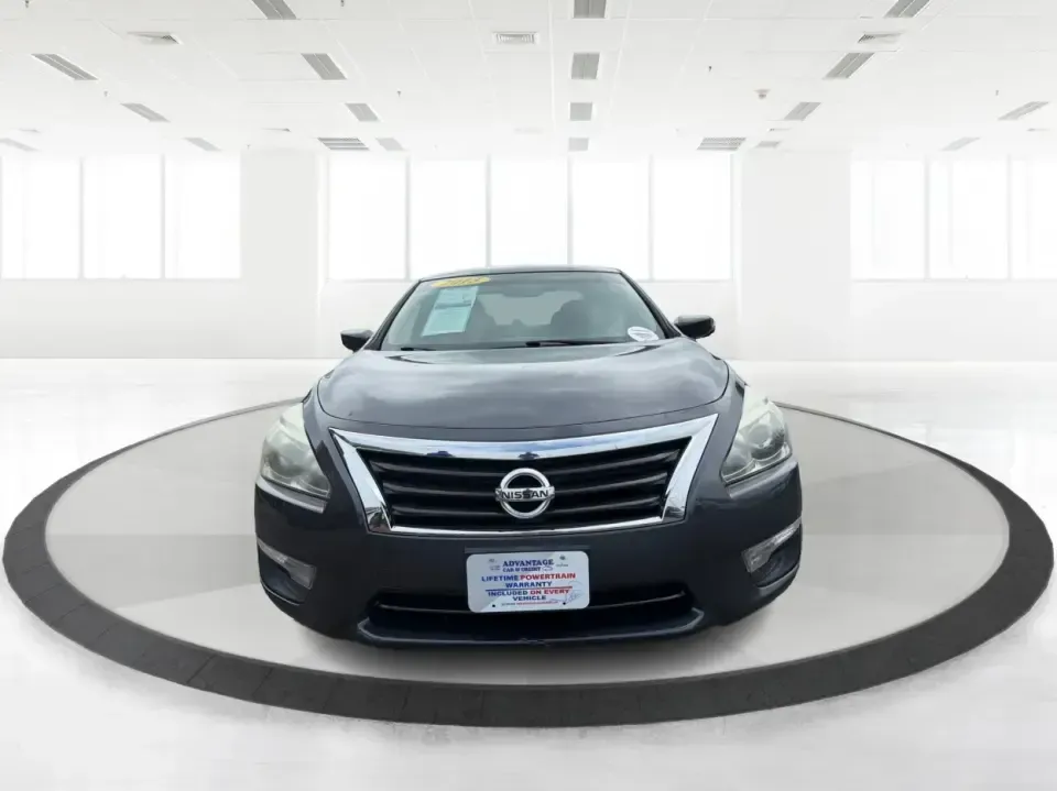 2013 Nissan Altima 2.5 S (1N4AL3AP8DC) with an 2.5L I-4 DOHC engine, located at 1230 East Main St, Xenia, OH, 45385, (937) 908-9800, 39.688026, -83.910172 - 2013 Nissan Altima 2.5 S - Photo#7