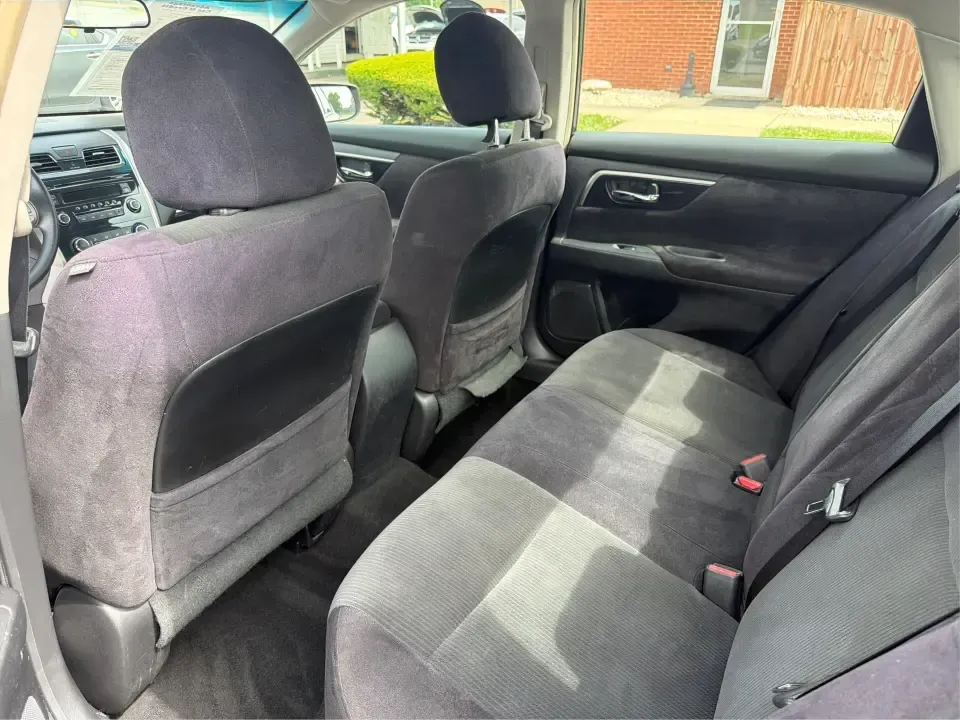 2013 Nissan Altima 2.5 S (1N4AL3AP8DC) with an 2.5L I-4 DOHC engine, located at 1230 East Main St, Xenia, OH, 45385, (937) 908-9800, 39.688026, -83.910172 - 2013 Nissan Altima 2.5 S - Photo#10