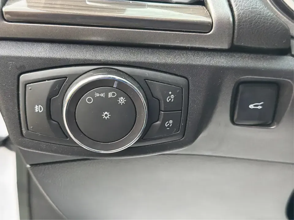 2017 Ford Fusion SE (3FA6P0T99HR) with an EcoBoost 2L I-4 gasoline direct injection engine, 6A transmission, located at 1230 East Main St, Xenia, OH, 45385, (937) 908-9800, 39.688026, -83.910172 - Built for real life in the Miami Valley-school drop-offs, long commutes, and weekend getaways-this 2017 Ford Fusion SE is the kind of sedan that fits smoothly into a busy schedule while still feeling comfortable and confident on the road. Finished in crisp Oxford White, it's a smart pick for commute - Photo#17