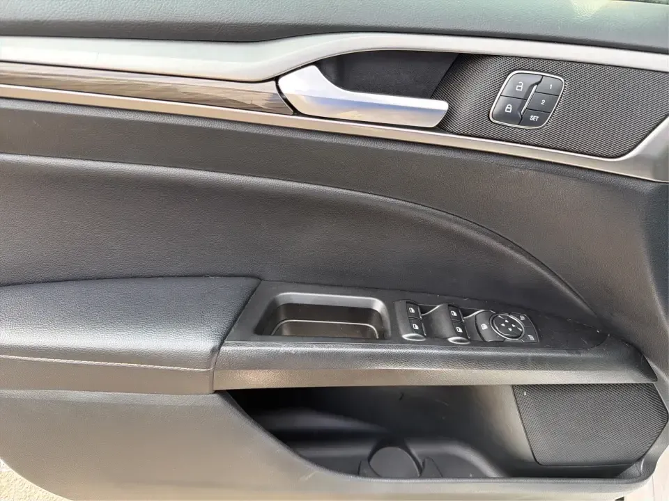 2017 Ford Fusion SE (3FA6P0T99HR) with an EcoBoost 2L I-4 gasoline direct injection engine, 6A transmission, located at 1230 East Main St, Xenia, OH, 45385, (937) 908-9800, 39.688026, -83.910172 - Built for real life in the Miami Valley-school drop-offs, long commutes, and weekend getaways-this 2017 Ford Fusion SE is the kind of sedan that fits smoothly into a busy schedule while still feeling comfortable and confident on the road. Finished in crisp Oxford White, it's a smart pick for commute - Photo#19