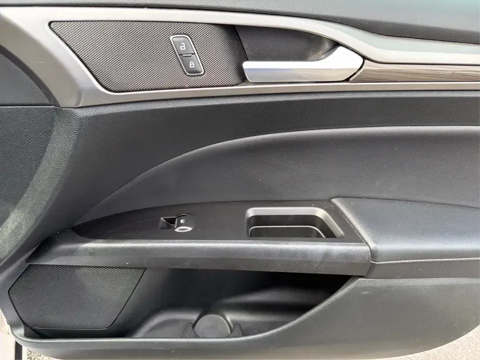 2017 Ford Fusion SE (3FA6P0T99HR) with an EcoBoost 2L I-4 gasoline direct injection engine, 6A transmission, located at 1230 East Main St, Xenia, OH, 45385, (937) 908-9800, 39.688026, -83.910172 - Built for real life in the Miami Valley-school drop-offs, long commutes, and weekend getaways-this 2017 Ford Fusion SE is the kind of sedan that fits smoothly into a busy schedule while still feeling comfortable and confident on the road. Finished in crisp Oxford White, it's a smart pick for commute - Photo#20