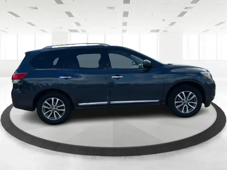 2015 Nissan Pathfinder SL (5N1AR2MM2FC) with an 3.5L V-6 DOHC engine, Continuously Variable Transmission transmission, located at 880 E. National Road, Vandalia, OH, 45377, (937) 908-9800, 39.891918, -84.183594 - Pack up the kids, load the cooler, and point the GPS toward your next weekend escape-this 2015 Nissan Pathfinder SL is the kind of 3-row SUV that fits real life in Vandalia, from school drop-offs and Costco runs to road trips up I75 and afternoons at the National Museum of the U.S. Air Force. With c - Photo#1