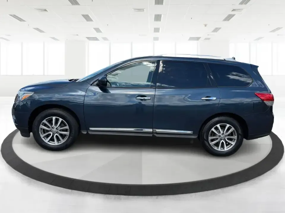 2015 Nissan Pathfinder SL (5N1AR2MM2FC) with an 3.5L V-6 DOHC engine, Continuously Variable Transmission transmission, located at 880 E. National Road, Vandalia, OH, 45377, (937) 908-9800, 39.891918, -84.183594 - Pack up the kids, load the cooler, and point the GPS toward your next weekend escape-this 2015 Nissan Pathfinder SL is the kind of 3-row SUV that fits real life in Vandalia, from school drop-offs and Costco runs to road trips up I75 and afternoons at the National Museum of the U.S. Air Force. With c - Photo#5