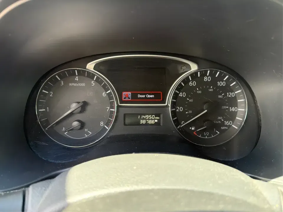 2015 Nissan Pathfinder SL (5N1AR2MM2FC) with an 3.5L V-6 DOHC engine, Continuously Variable Transmission transmission, located at 880 E. National Road, Vandalia, OH, 45377, (937) 908-9800, 39.891918, -84.183594 - Pack up the kids, load the cooler, and point the GPS toward your next weekend escape-this 2015 Nissan Pathfinder SL is the kind of 3-row SUV that fits real life in Vandalia, from school drop-offs and Costco runs to road trips up I75 and afternoons at the National Museum of the U.S. Air Force. With c - Photo#15