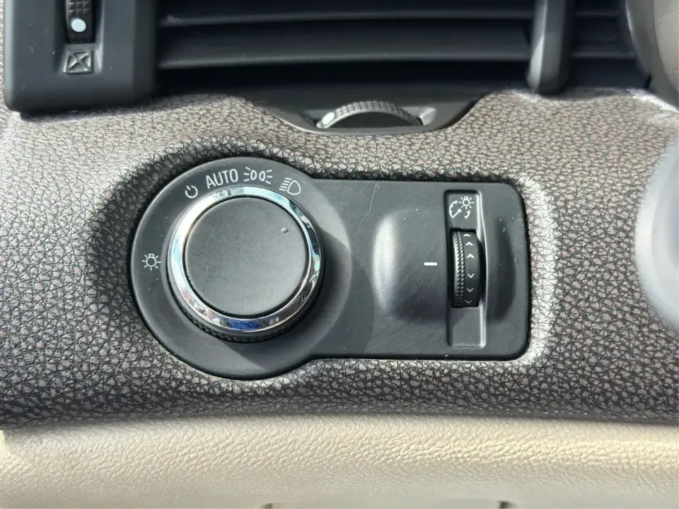 2013 Chevrolet Malibu 1LT (1G11C5SA8DF) with an 2.5L L4 DOHC 16V engine, 6-Speed Automatic transmission, located at 4508 South Dixie Dr, Moraine, OH, 45439, (937) 908-9800, 39.689976, -84.218452 - Need a dependable commuter that still feels comfortable for date night in the Oregon District or a quick weekend escape out toward Caesar Creek? This 2013 Chevrolet Malibu 1LT sedan is built for real-life driving in Moraine and the greater Dayton area-easy to park, smooth on I75, and efficient enoug - Photo#17