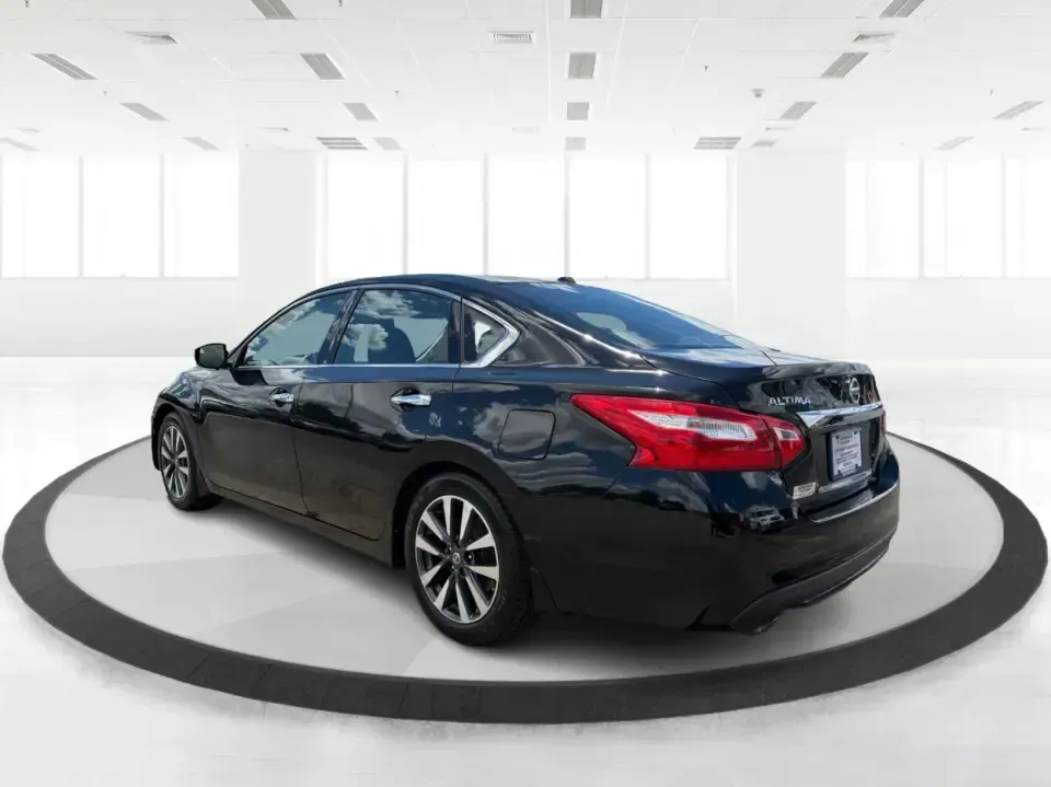 2017 Nissan Altima 2.5 S (1N4AL3AP8HC) with an 2.5L L4 DOHC 16V engine, CVT transmission, located at 4508 South Dixie Dr, Moraine, OH, 45439, (937) 908-9800, 39.689976, -84.218452 - Need a reliable daily driver for I-75 commutes, Wright-Patterson AFB runs, or quick family errands around Dayton? This 2017 Nissan Altima 2.5 SV in Super Black is a smart, comfortable sedan that fits real life in Moraine-easy to park, efficient to live with, and roomy enough for carpools, groceries, - Photo#4