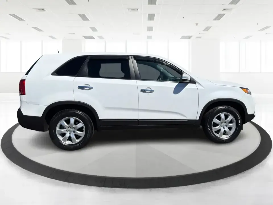 2013 Kia Sorento LX (5XYKT3A17DG) with an 2.4L I-4 DOHC engine, 6-Speed Automatic transmission, located at 401 Woodman Dr, Riverside, OH, 45431, (937) 908-9800, 39.760899, -84.123421 - Pack up the kids, load the groceries, or point the GPS toward a weekend getaway-this 2013 Kia Sorento LX is the kind of practical SUV that fits real life in Riverside, Ohio. With confident road manners for daily commuting and flexible space for road trips, it's a smart choice for growing families, b - Photo#1