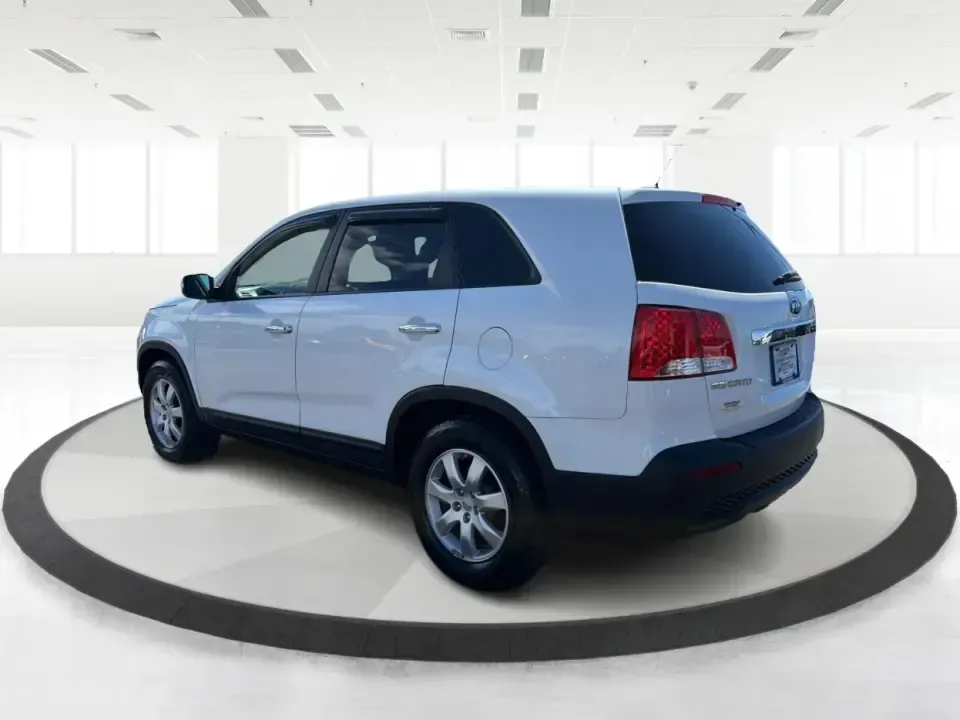 2013 Kia Sorento LX (5XYKT3A17DG) with an 2.4L I-4 DOHC engine, 6-Speed Automatic transmission, located at 401 Woodman Dr, Riverside, OH, 45431, (937) 908-9800, 39.760899, -84.123421 - Pack up the kids, load the groceries, or point the GPS toward a weekend getaway-this 2013 Kia Sorento LX is the kind of practical SUV that fits real life in Riverside, Ohio. With confident road manners for daily commuting and flexible space for road trips, it's a smart choice for growing families, b - Photo#4