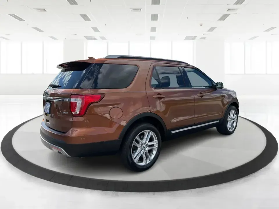 2017 Ford Explorer XLT 4WD (1FM5K8D86HG) with an 3.5L V6 DOHC 24V engine, 6-Speed Automatic transmission, located at 401 Woodman Dr, Riverside, OH, 45431, (937) 908-9800, 39.760899, -84.123421 - Load up the family, cue the playlist, and point the nose toward your next weekend escape-this 2017 Ford Explorer XLT 4WD is built for the real-life mix of school runs, long commutes, and road trips out of Riverside. With three rows of SUV versatility and confident 4WD capability, it's a smart fit fo - Photo#2