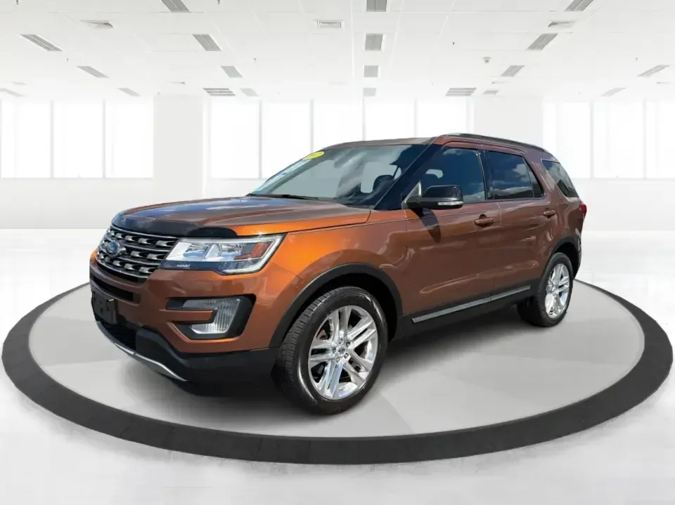 2017 Ford Explorer XLT 4WD (1FM5K8D86HG) with an 3.5L V6 DOHC 24V engine, 6-Speed Automatic transmission, located at 401 Woodman Dr, Riverside, OH, 45431, (937) 908-9800, 39.760899, -84.123421 - Load up the family, cue the playlist, and point the nose toward your next weekend escape-this 2017 Ford Explorer XLT 4WD is built for the real-life mix of school runs, long commutes, and road trips out of Riverside. With three rows of SUV versatility and confident 4WD capability, it's a smart fit fo - Photo#8