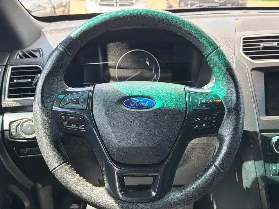 2017 Ford Explorer XLT 4WD (1FM5K8D86HG) with an 3.5L V6 DOHC 24V engine, 6-Speed Automatic transmission, located at 401 Woodman Dr, Riverside, OH, 45431, (937) 908-9800, 39.760899, -84.123421 - Load up the family, cue the playlist, and point the nose toward your next weekend escape-this 2017 Ford Explorer XLT 4WD is built for the real-life mix of school runs, long commutes, and road trips out of Riverside. With three rows of SUV versatility and confident 4WD capability, it's a smart fit fo - Photo#16