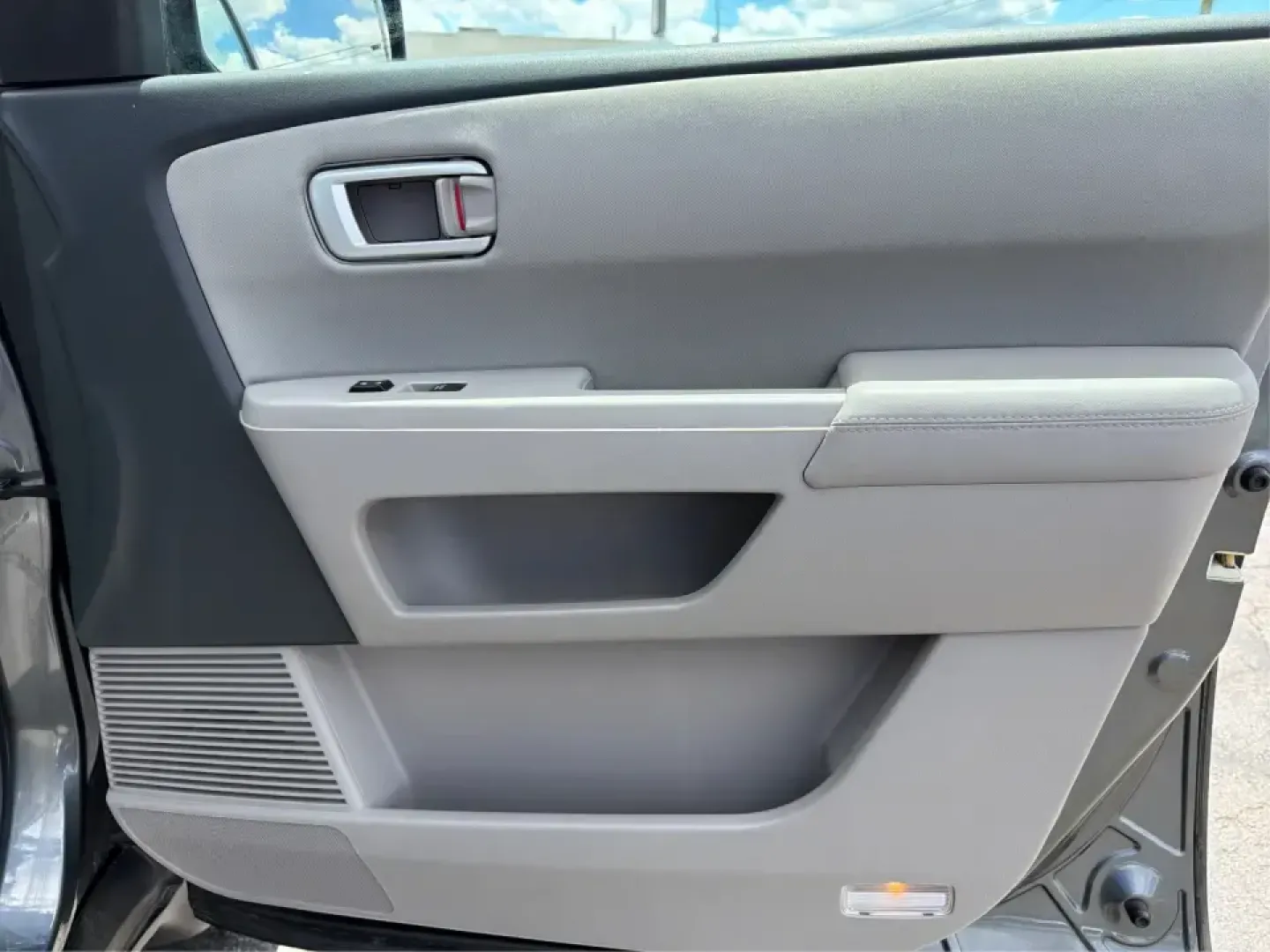 2012 Honda Pilot EX 4WD 5-Spd AT (5FNYF4H46CB) with an 3.5L V6 SOHC 24V engine, 5-Speed Automatic transmission, located at 401 Woodman Dr, Riverside, OH, 45431, (937) 908-9800, 39.760899, -84.123421 - Picture your next Ohio weekend: the kids packed up, coolers in the back, and plenty of room for friends-then cruising from Piqua to Indian Lake or over to Dayton without feeling cramped. This 2012 Honda Pilot EX 4WD is built for real life, whether you're tackling school drop-offs, long commutes on I - Photo#20