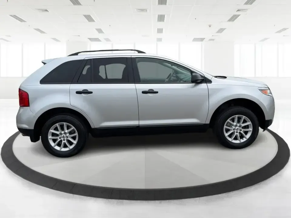 2014 Ford Edge SE FWD (2FMDK3GC0EB) with an 3.5L V6 DOHC 24V engine, 6-Speed Automatic transmission, located at 880 E. National Road, Vandalia, OH, 45377, (937) 908-9800, 39.891918, -84.183594 - Need an SUV that fits real life in the Miami Valley-school drop-offs, a steady commute, and weekend errands-without feeling bulky or hard to park? This 2014 Ford Edge SE FWD is a smart, comfortable choice for everyday drivers who want roomy seating for five, useful tech, and confident road manners f - Photo#1
