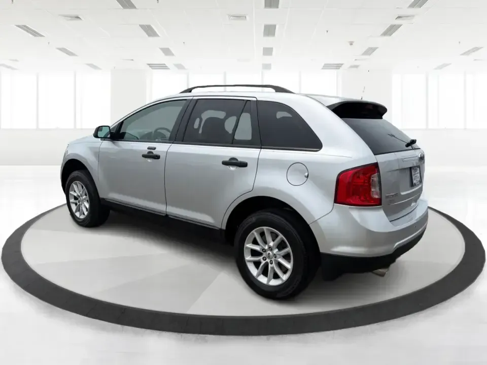 2014 Ford Edge SE FWD (2FMDK3GC0EB) with an 3.5L V6 DOHC 24V engine, 6-Speed Automatic transmission, located at 880 E. National Road, Vandalia, OH, 45377, (937) 908-9800, 39.891918, -84.183594 - Need an SUV that fits real life in the Miami Valley-school drop-offs, a steady commute, and weekend errands-without feeling bulky or hard to park? This 2014 Ford Edge SE FWD is a smart, comfortable choice for everyday drivers who want roomy seating for five, useful tech, and confident road manners f - Photo#4