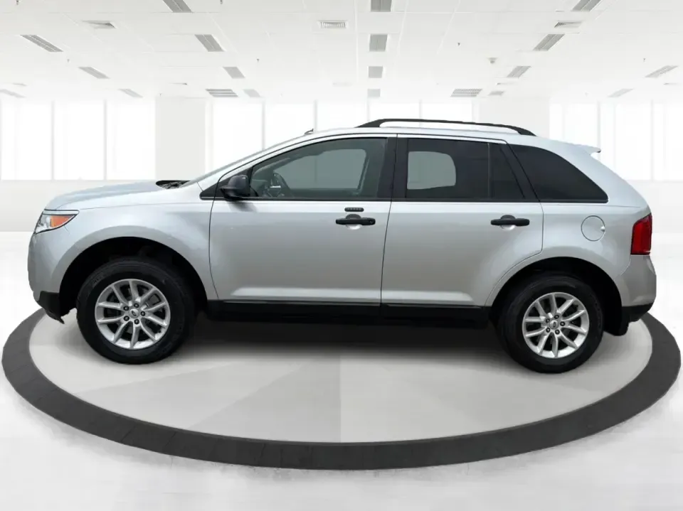 2014 Ford Edge SE FWD (2FMDK3GC0EB) with an 3.5L V6 DOHC 24V engine, 6-Speed Automatic transmission, located at 880 E. National Road, Vandalia, OH, 45377, (937) 908-9800, 39.891918, -84.183594 - Need an SUV that fits real life in the Miami Valley-school drop-offs, a steady commute, and weekend errands-without feeling bulky or hard to park? This 2014 Ford Edge SE FWD is a smart, comfortable choice for everyday drivers who want roomy seating for five, useful tech, and confident road manners f - Photo#5