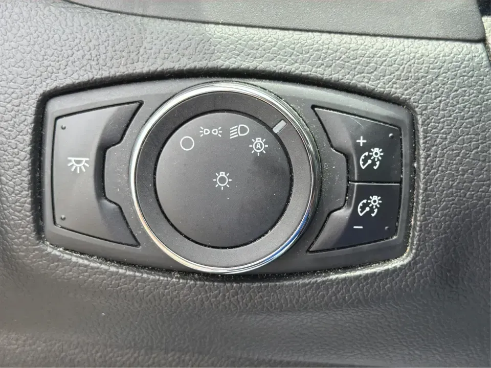 2014 Ford Edge SE FWD (2FMDK3GC0EB) with an 3.5L V6 DOHC 24V engine, 6-Speed Automatic transmission, located at 880 E. National Road, Vandalia, OH, 45377, (937) 908-9800, 39.891918, -84.183594 - Need an SUV that fits real life in the Miami Valley-school drop-offs, a steady commute, and weekend errands-without feeling bulky or hard to park? This 2014 Ford Edge SE FWD is a smart, comfortable choice for everyday drivers who want roomy seating for five, useful tech, and confident road manners f - Photo#17
