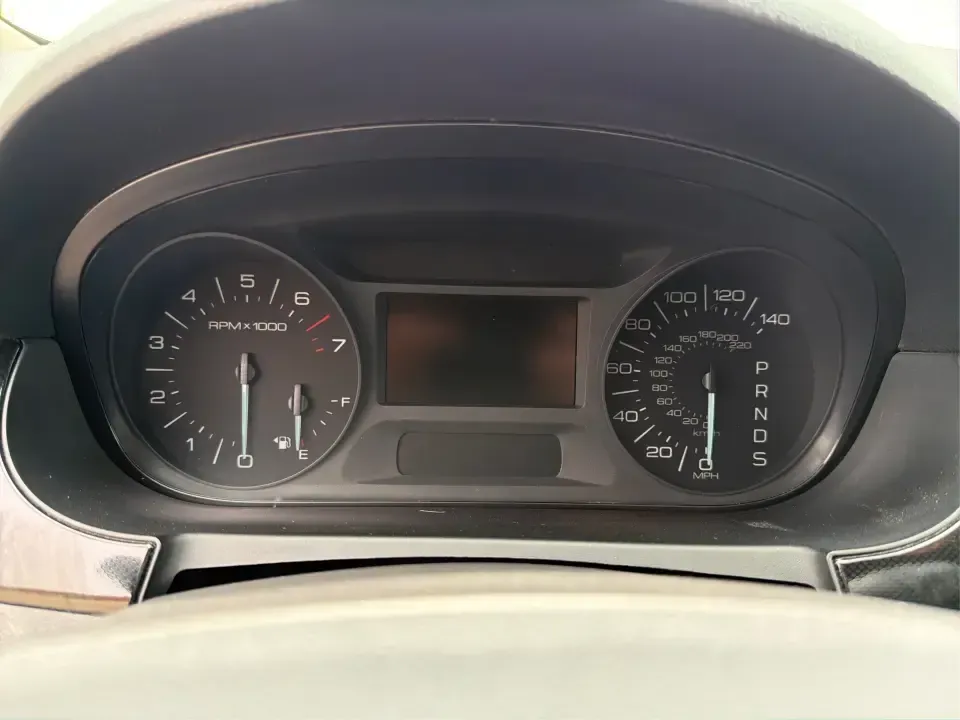 2014 Ford Edge SE FWD (2FMDK3GC0EB) with an 3.5L V6 DOHC 24V engine, 6-Speed Automatic transmission, located at 1951 S Dayton Lakeview Rd., New Carlisle, OH, 45344, (937) 908-9800, 39.890999, -84.050255 - Picture your next week unfolding with less stress and more freedom: a comfortable SUV for the school run, an easy commuter for I70 and OH235, and a road-trip-ready ride for weekend escapes to John Bryan State Park or a day in downtown Springfield. This 2014 Ford Edge SE FWD blends family-friendly sp- Photo#15