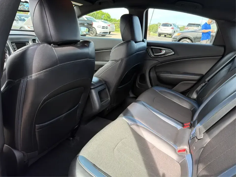 2015 Chrysler 200 S (1C3CCCBG2FN) with an 3.6L V6 DOHC 24V FFV engine, 9-Speed Automatic transmission, located at 1184 Kauffman Ave, Fairborn, OH, 45324, (937) 908-9800, 39.807072, -84.030914 - 2015 Chrysler 200 S - Photo#10