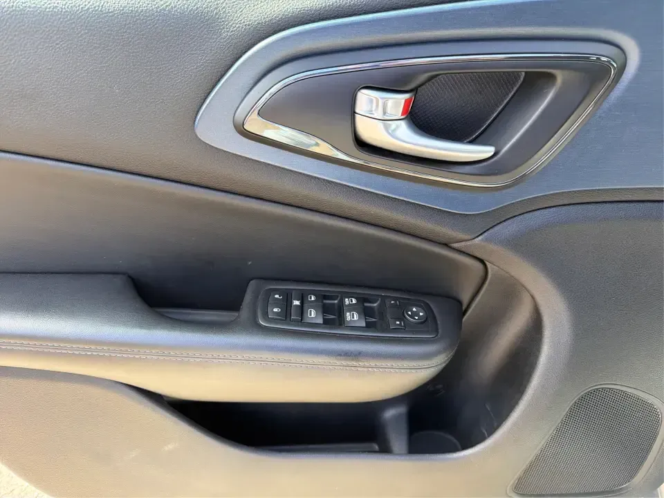 2015 Chrysler 200 S (1C3CCCBG2FN) with an 3.6L V6 DOHC 24V FFV engine, 9-Speed Automatic transmission, located at 1184 Kauffman Ave, Fairborn, OH, 45324, (937) 908-9800, 39.807072, -84.030914 - 2015 Chrysler 200 S - Photo#19