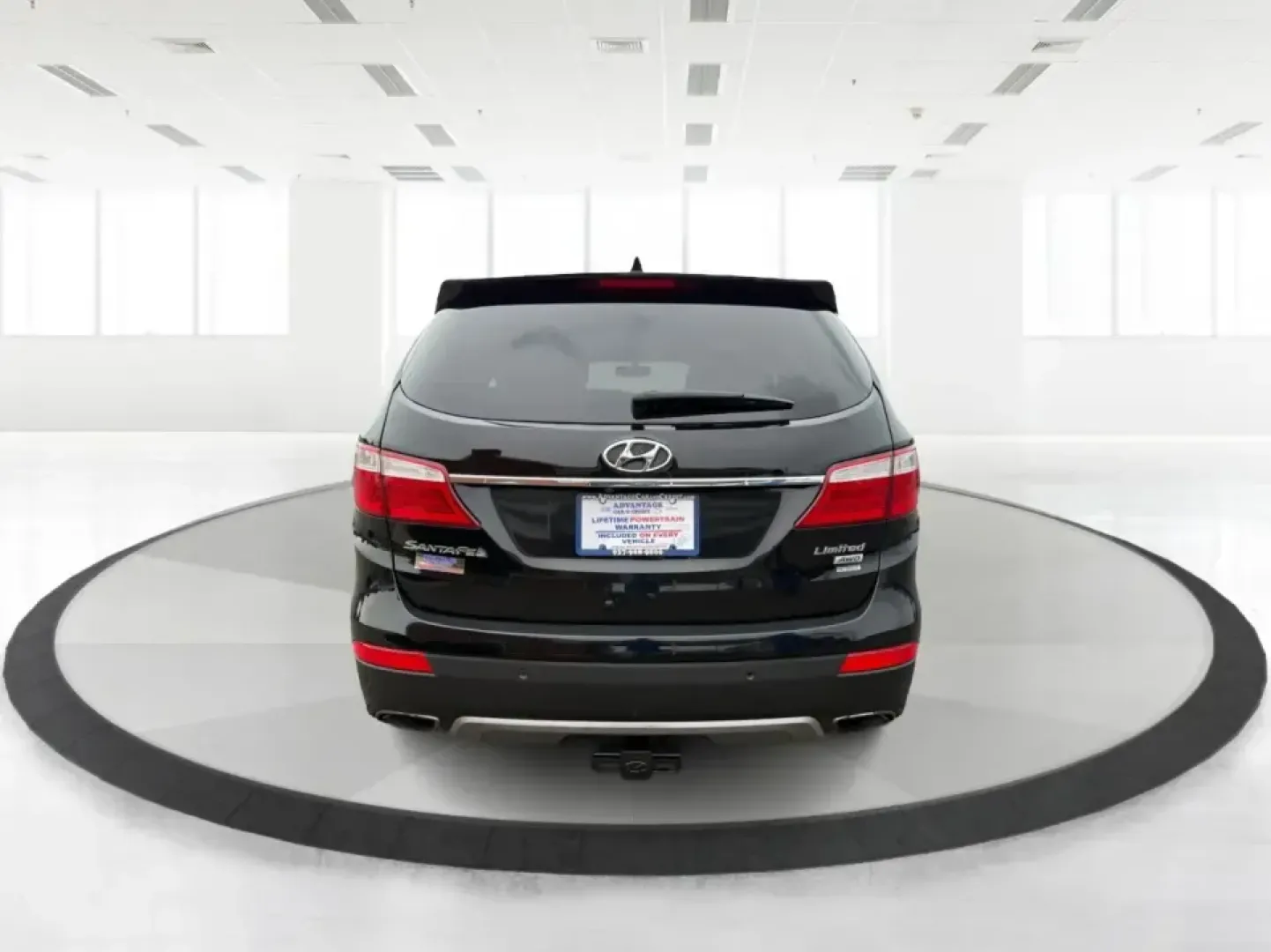 2014 Hyundai Santa Fe Limited AWD (KM8SRDHF4EU) with an 3.3L V6 DOHC 24V engine, 6-Speed Automatic transmission, located at 401 Woodman Dr, Riverside, OH, 45431, (937) 908-9800, 39.760899, -84.123421 - Picture your next weekend: loading up the family for a day at John Bryan State Park, heading out for youth sports in Beavercreek, or cruising I35 and US68 for an easy commute to Dayton. This 2014 Hyundai Santa Fe Limited AWD is built for real life in and around Xenia-roomy enough for growing familie- Photo#3