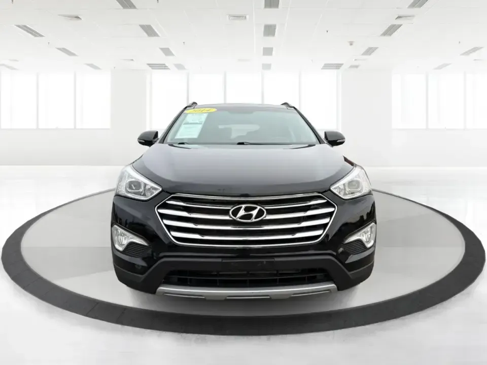 2014 Hyundai Santa Fe Limited AWD (KM8SRDHF4EU) with an 3.3L V6 DOHC 24V engine, 6-Speed Automatic transmission, located at 1230 East Main St, Xenia, OH, 45385, (937) 908-9800, 39.688026, -83.910172 - Picture your next weekend: loading up the family for a day at John Bryan State Park, heading out for youth sports in Beavercreek, or cruising I35 and US68 for an easy commute to Dayton. This 2014 Hyundai Santa Fe Limited AWD is built for real life in and around Xenia-roomy enough for growing familie - Photo#7