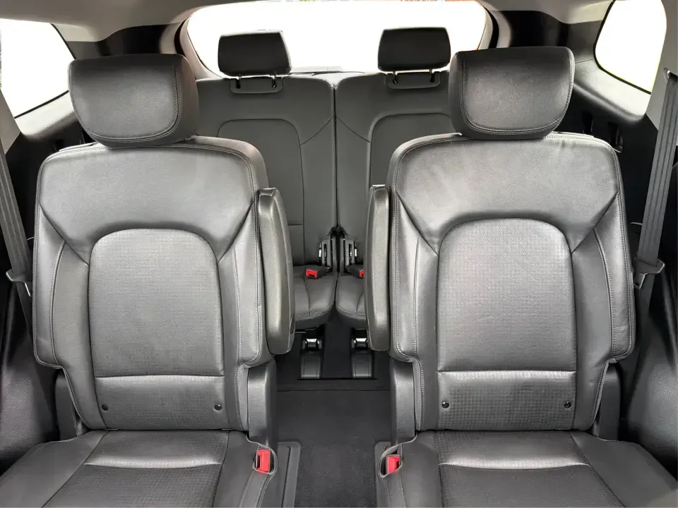 2014 Hyundai Santa Fe Limited AWD (KM8SRDHF4EU) with an 3.3L V6 DOHC 24V engine, 6-Speed Automatic transmission, located at 1230 East Main St, Xenia, OH, 45385, (937) 908-9800, 39.688026, -83.910172 - Picture your next weekend: loading up the family for a day at John Bryan State Park, heading out for youth sports in Beavercreek, or cruising I35 and US68 for an easy commute to Dayton. This 2014 Hyundai Santa Fe Limited AWD is built for real life in and around Xenia-roomy enough for growing familie - Photo#13