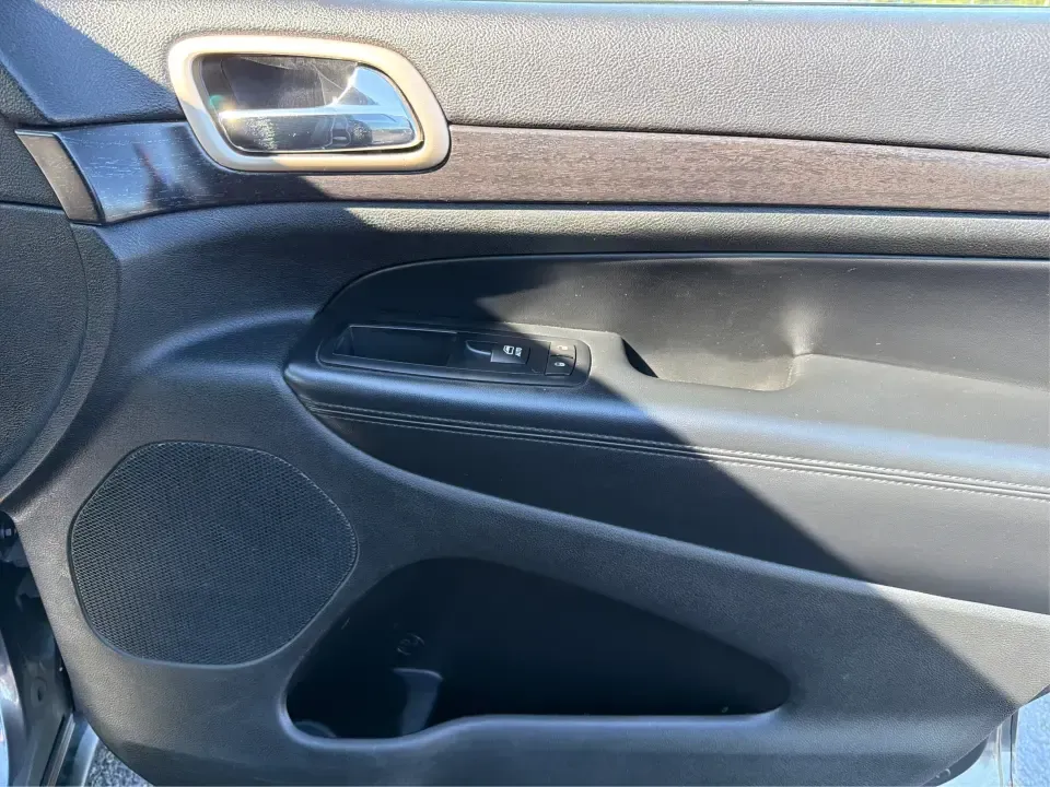 2014 Jeep Grand Cherokee Laredo 4WD (1C4RJFAG6EC) with an 3.6L V6 DOHC 24V engine, 5-Speed Automatic transmission, located at 1951 S Dayton Lakeview Rd., New Carlisle, OH, 45344, (937) 908-9800, 39.890999, -84.050255 - Whether your weekends look like family trips to Buck Creek State Park, winter drives along I70, or hauling gear for a day at George Rogers Clark Park, this 2014 Jeep Grand Cherokee Laredo 4WD is built for the kind of Ohio life that doesn't stop when the weather changes. With classic Jeep capability,- Photo#19