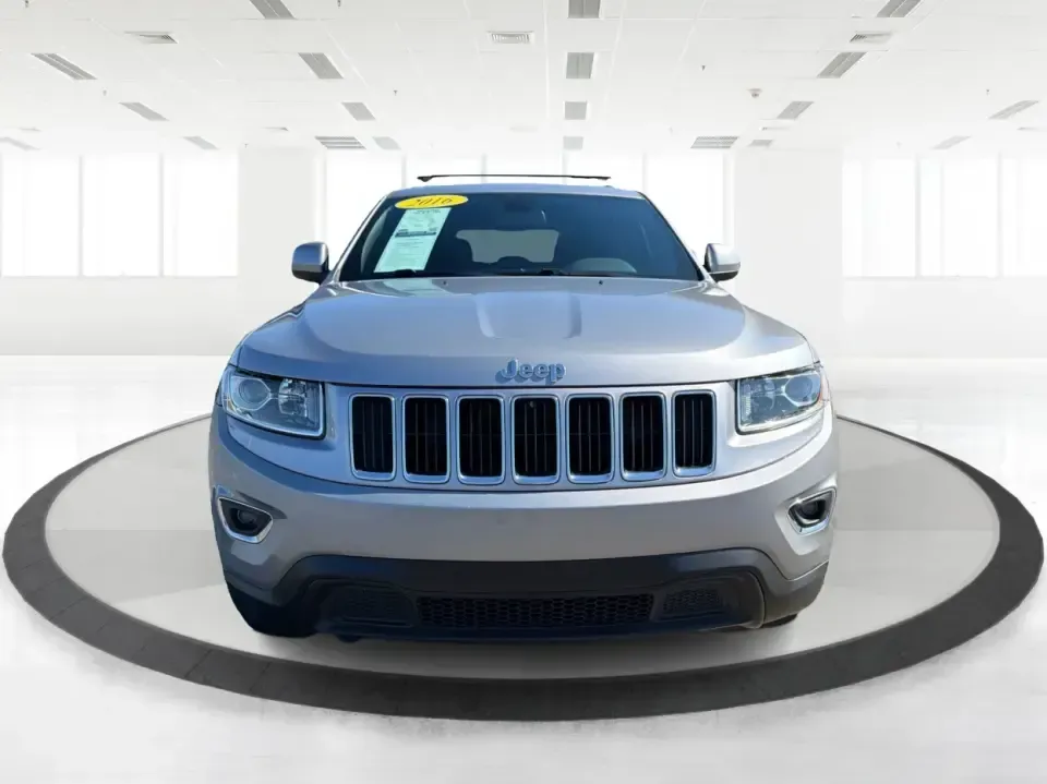 2016 Jeep Grand Cherokee Laredo 2WD (1C4RJEAG4GC) with an 3.6L V6 DOHC 24V engine, 8A transmission, located at 401 Woodman Dr, Riverside, OH, 45431, (937) 908-9800, 39.760899, -84.123421 - Picture your next week: a smooth commute down Route 35, a quick grocery run near Woodman Drive, and a Saturday escape to Carillon Historical Park or a family meet-up at Riverscape MetroPark-without feeling cramped or worn out. This 2016 Jeep Grand Cherokee Laredo 2WD is built for real life in the Mi - Photo#7